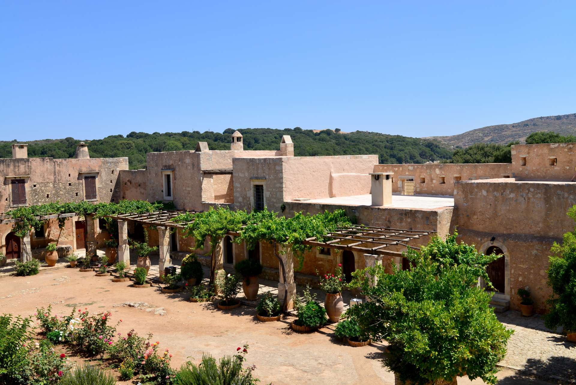 arkadi-monastery-courtyard.jpg