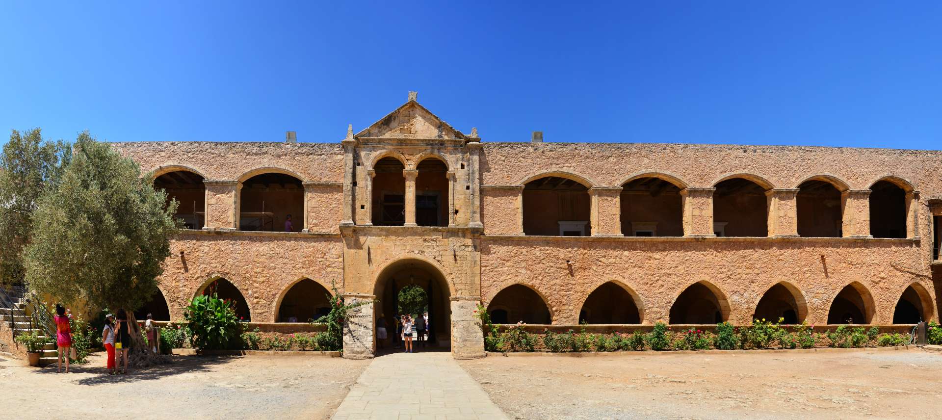 arkadi-monastery-entrance.jpg